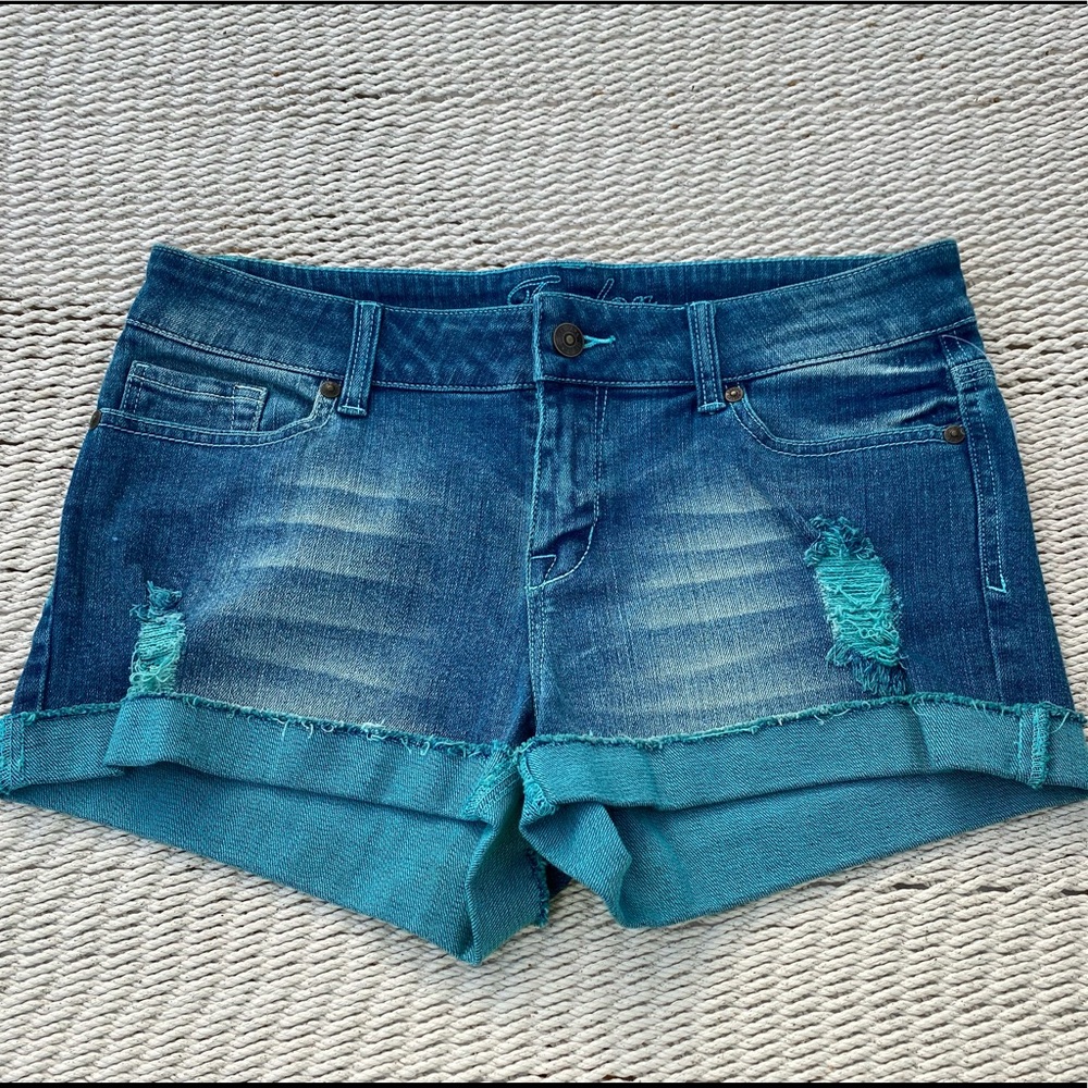 NWT dELiA*s Taylor Jean Shorts
